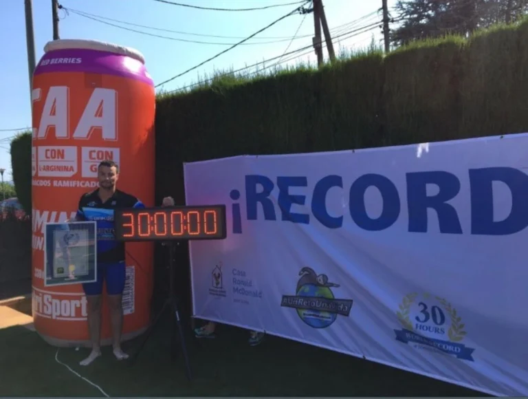 LONGEST CONTINUOUS SWIM BY A MAN IN A COUNTER-CURRENT POOL